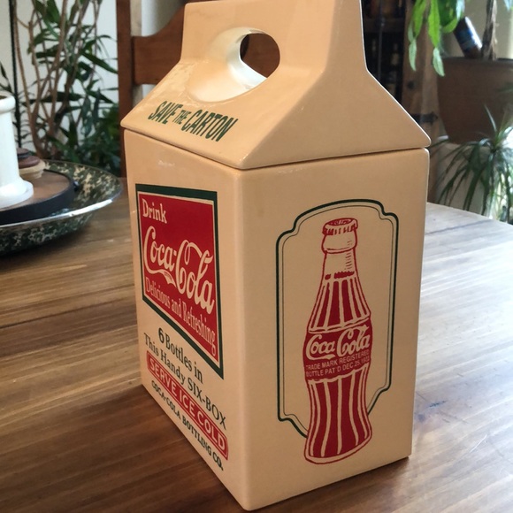 Coca Cola cookie jar/or ice container. 😊 - Picture 8 of 10